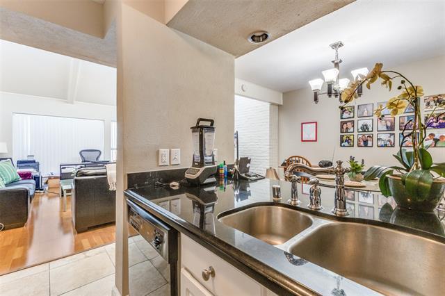 Building Photo - 5908 Sandhurst Ln