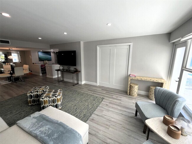 Building Photo - 3500 Galt Ocean Dr