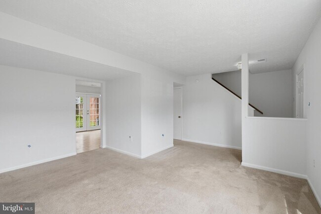 Building Photo - 8635 Reinecke Ct