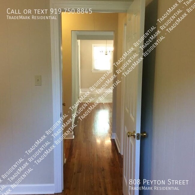 Building Photo - 808 Peyton St