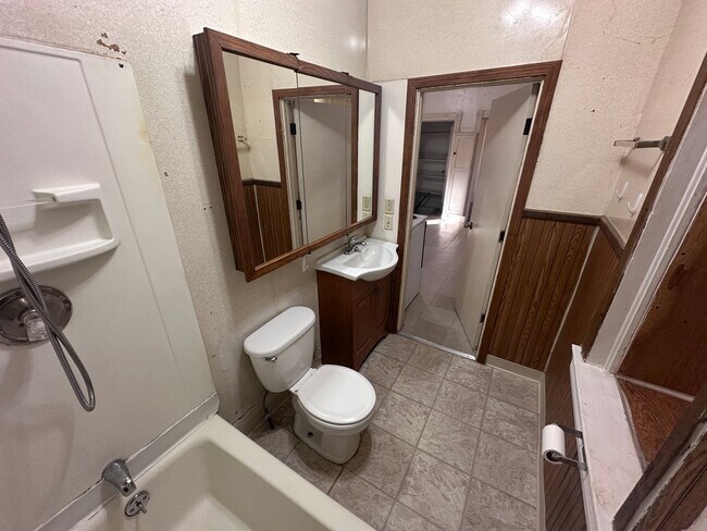 Building Photo - 315 N 2nd Ave