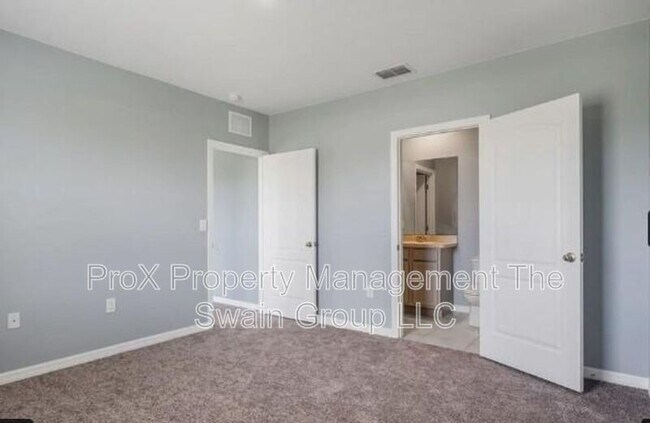 Building Photo - 345 Corso Loop
