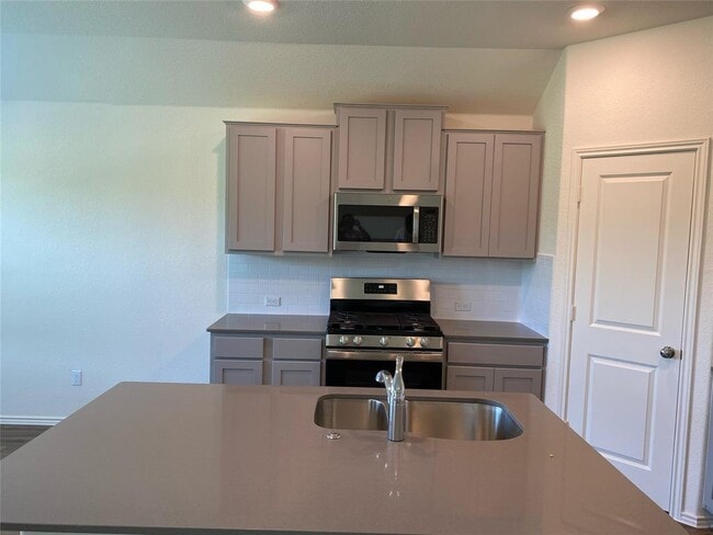 Building Photo - 3444 Pauling Loop