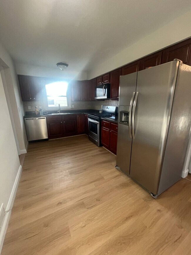 Building Photo - 274 Wilder Ave