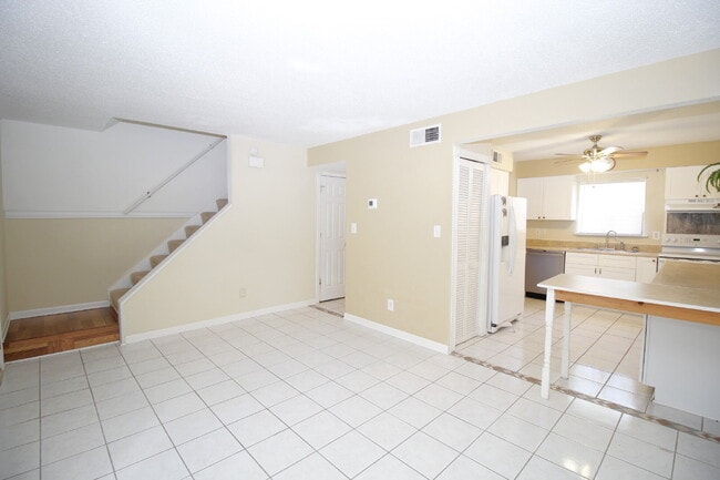 Building Photo - 2-Bedroom Waterfront Townhouse with Commun...