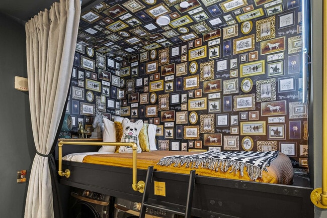 Building Photo - 245 Hermitage Ave