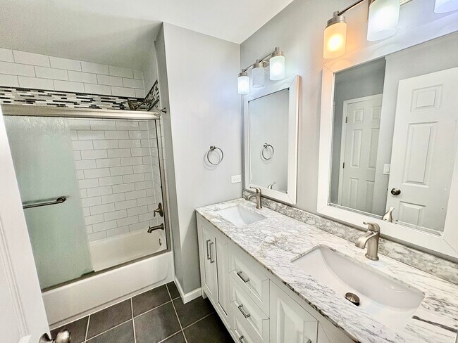 Building Photo - 3823 Petra Ct