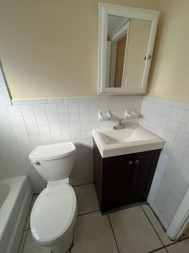 Building Photo - 700 S Broadway