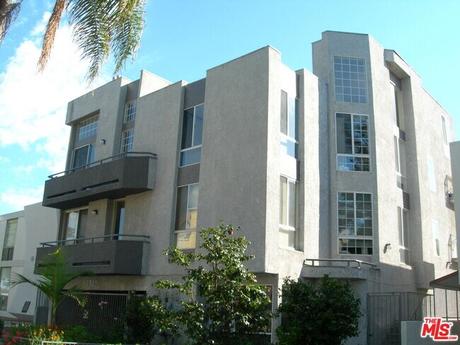 Building Photo - 1943 Selby Ave
