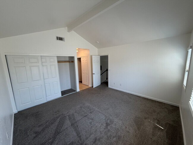 Building Photo - 8492 Hermitage Way