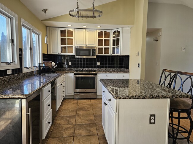 Building Photo - 11 Brookfield Dr