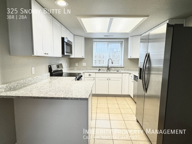 Building Photo - 325 Snowy Butte Ln