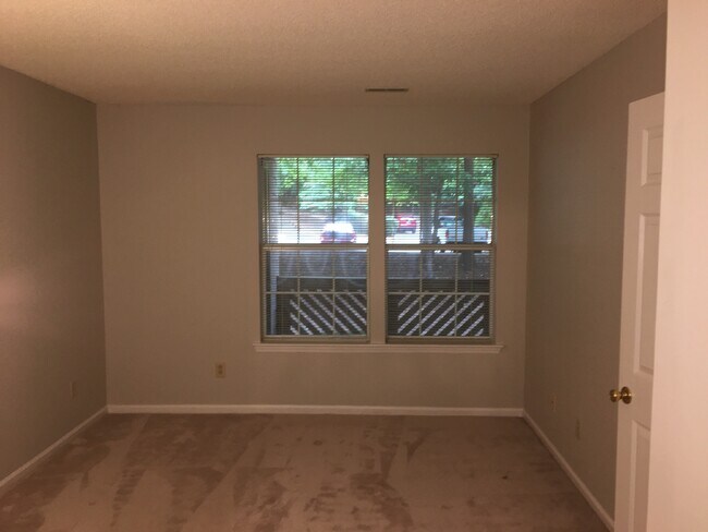 Master bedroom - 6140 Gray Gate Ln