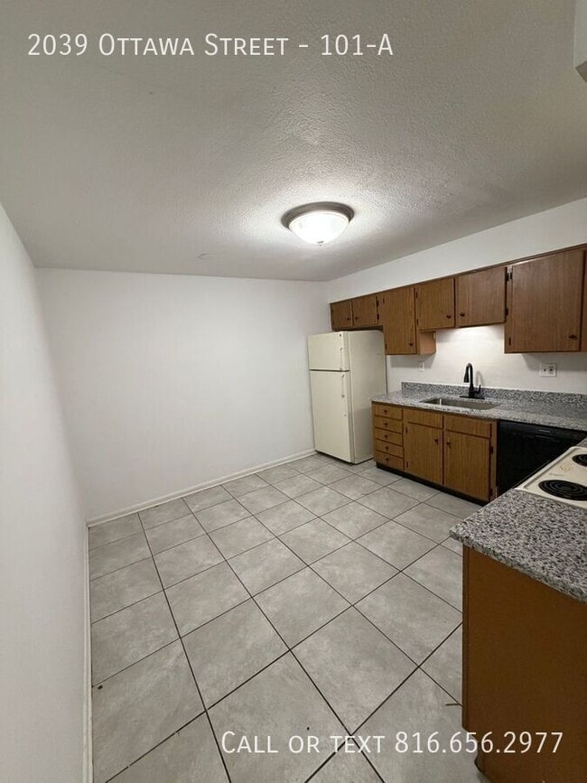 Building Photo - 2039 Ottawa St