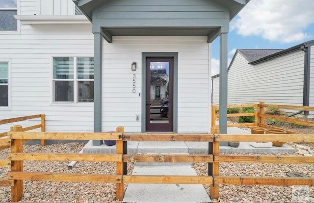 Building Photo - 3550 W 63rd Ave