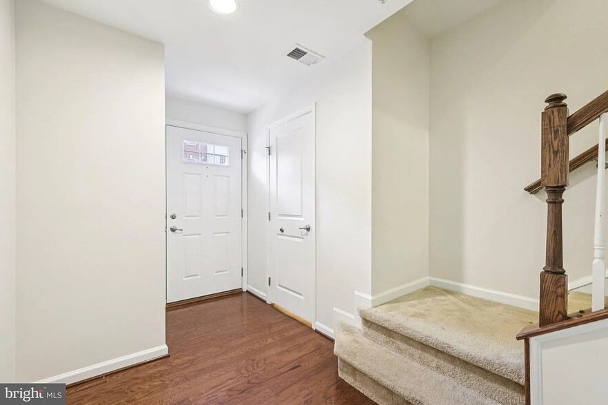 Building Photo - 8074 Locust Mill St