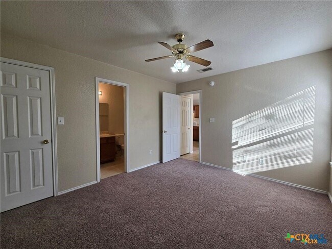 Building Photo - 2808 Leroy Cir