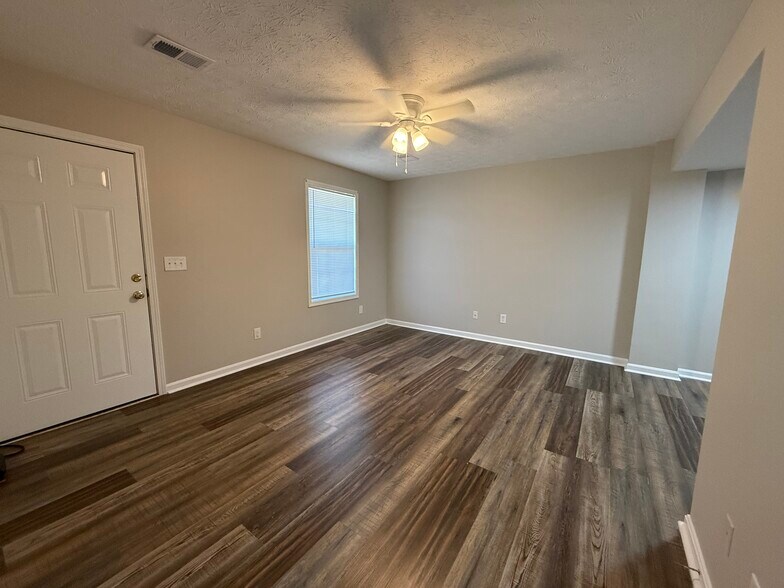 Building Photo - 106 Aiden Ct