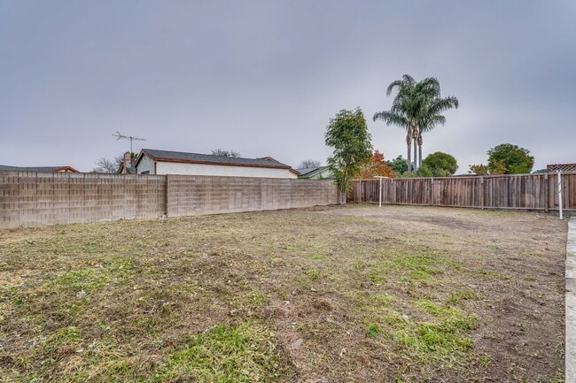 Building Photo - 1660 S Capitol Ave