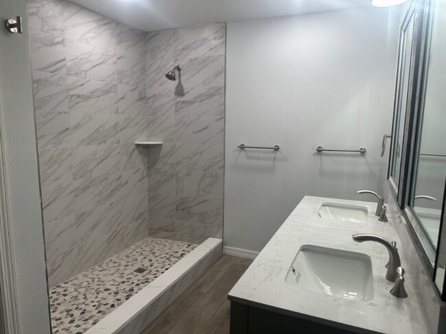 Building Photo - 321 Tavernier Dr