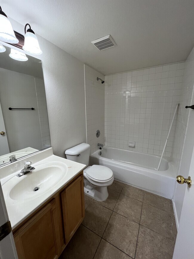 Building Photo - 8725 W Flamingo Rd