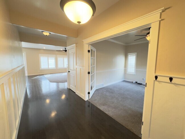 Building Photo - 1078 Cinnamon Ridge Dr