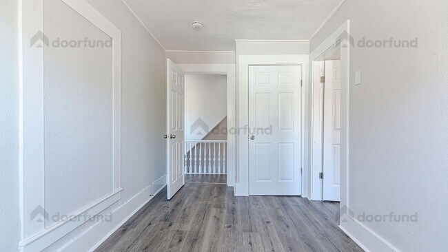 Building Photo - 11 Pleasant St