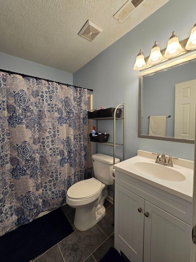 Building Photo - 5945 Lost Creek Dr