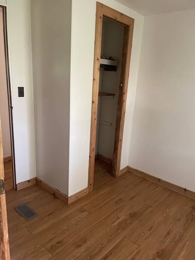 Building Photo - 3818 Co Rd 826