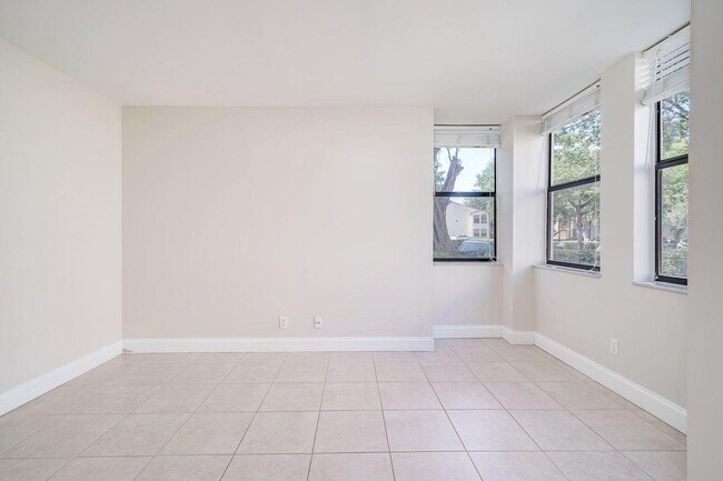 Building Photo - 1238 S Military Trail
