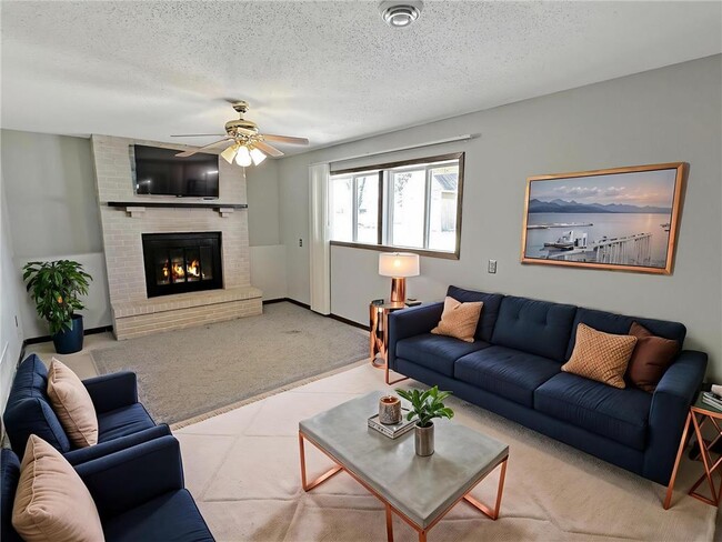 Building Photo - 3421 Placer Ave