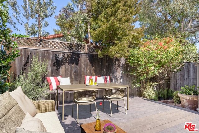 Building Photo - 1109 Arizona Ave