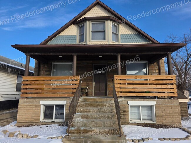 Building Photo - 441 Highland St