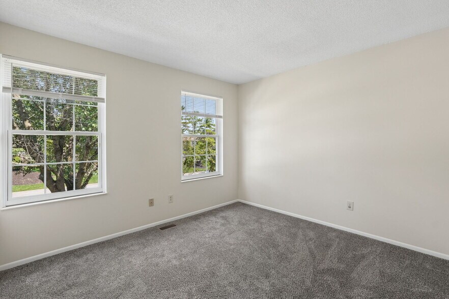 Building Photo - 4893 Springdale Blvd