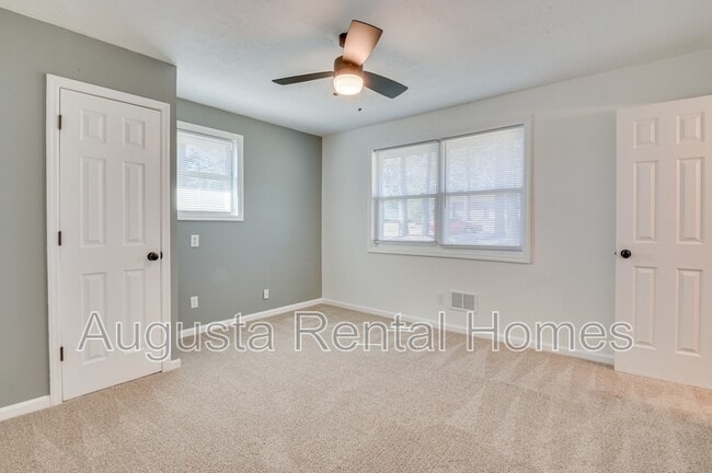 Building Photo - 2312 Mura Dr