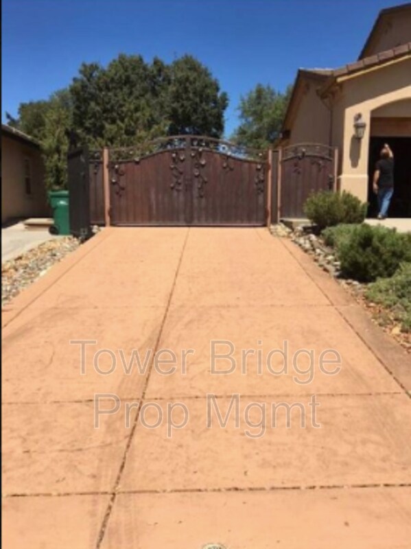 Building Photo - 3766 Mira Loma Dr