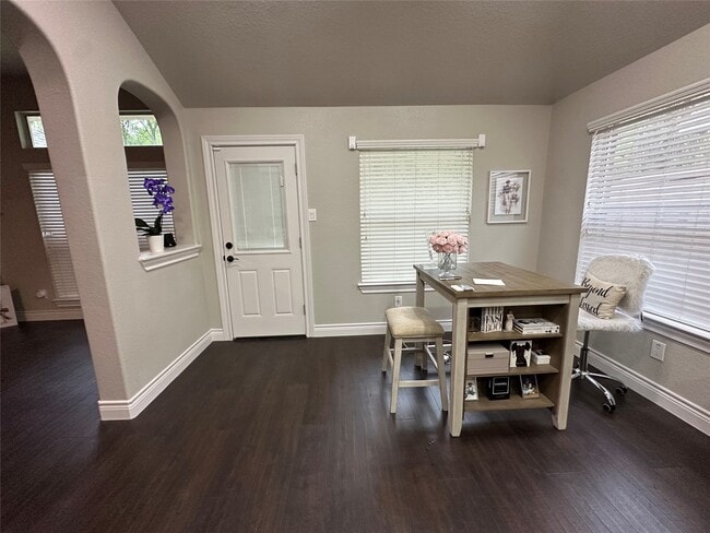 Building Photo - 21641 Forest Colony Dr