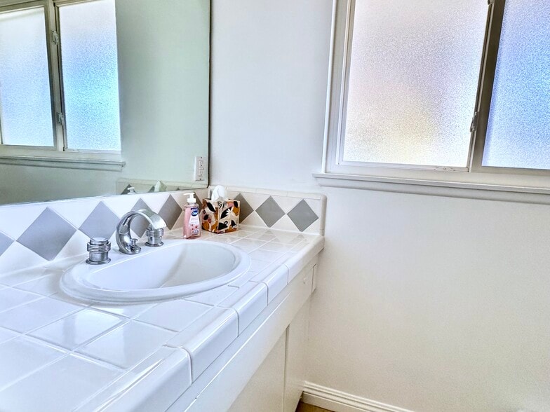 Building Photo - 20425 Aetna St