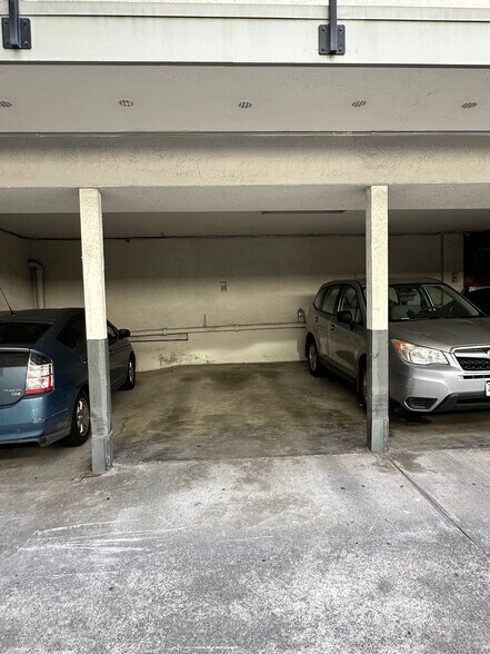 Building Photo - 3877 Howe St