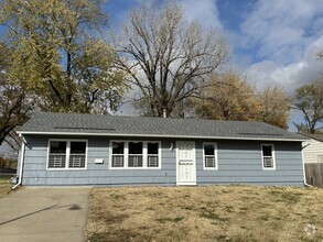 Building Photo - 7300 E 110th St