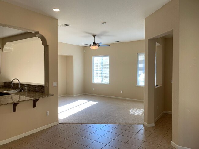 Building Photo - 1331 Violet Way