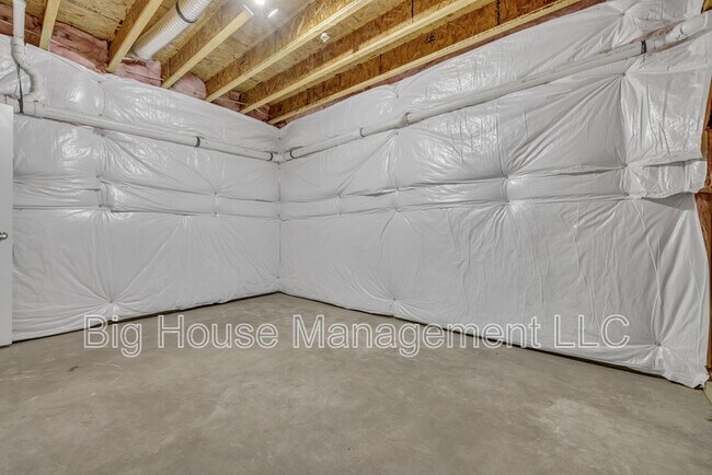 Building Photo - 3713 Chancelsors Dr