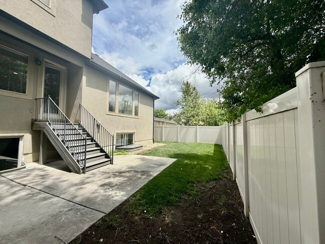 Building Photo - 2034 E 4500 S