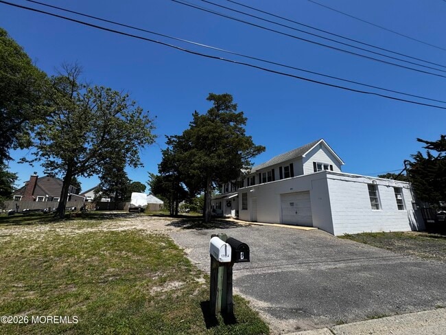 Building Photo - 1712 Bay Ave
