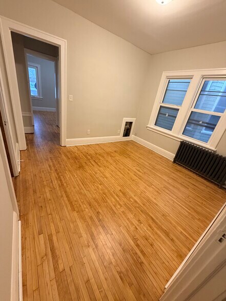 Building Photo - 808 Dayton Ave