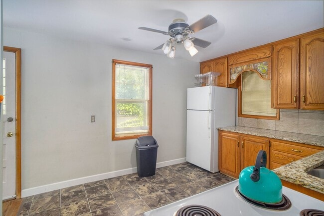 Building Photo - Updated 3 Bedroom Benson Home