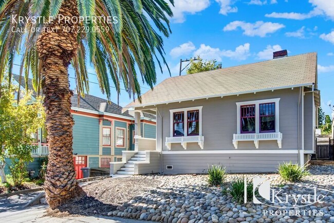 Primary Photo - Spacious One Bedroom Craftsman-era Cottage