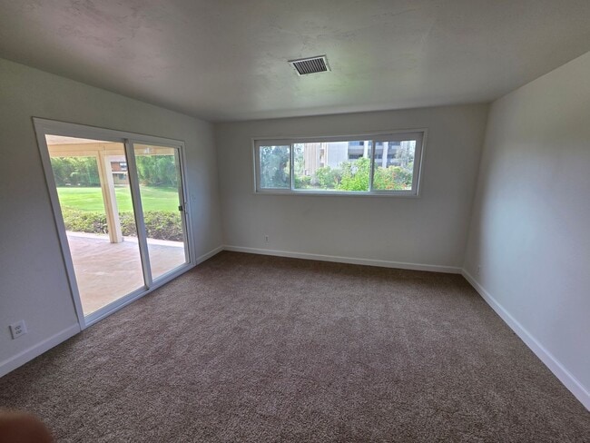 Building Photo - Single story 3 bedroom duplex right off El Camino Golf Course in the heart of Oceanside, recently...