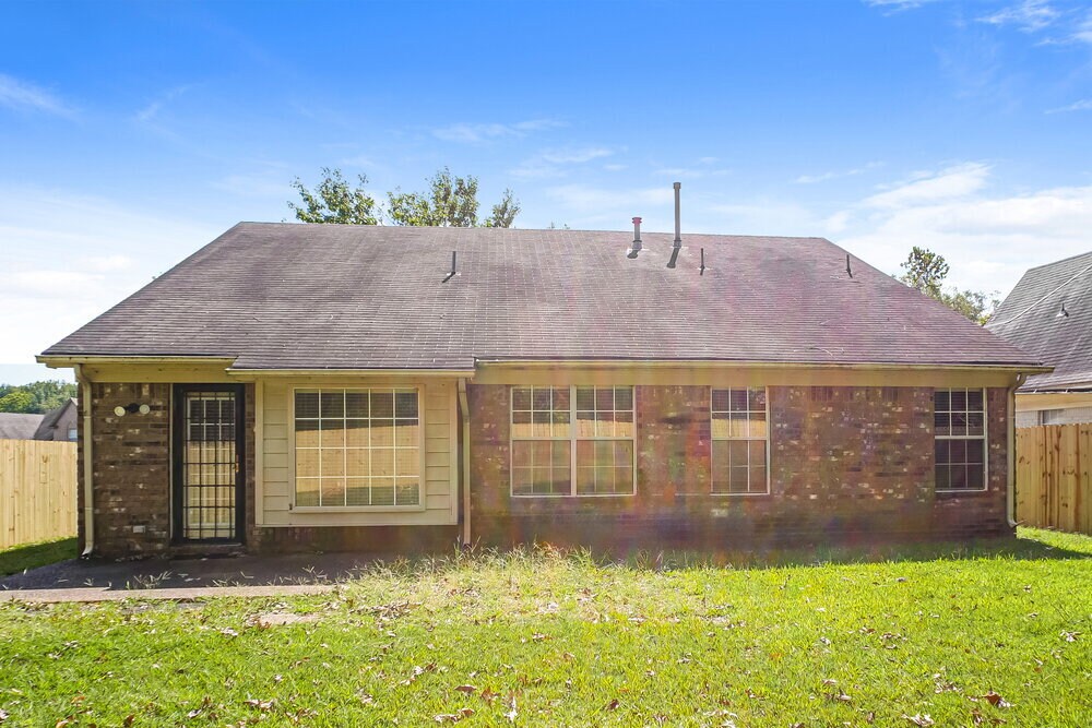 Building Photo - 4941 Wemberley Dr