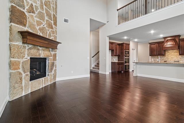 Building Photo - 1702 Veneto Dr